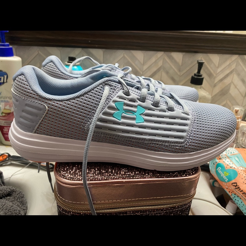 Women’s Under Armour Size 8.5